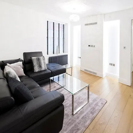 Piccadilly Circus Apartments
